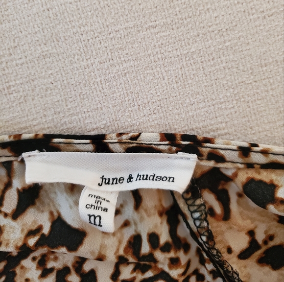 June & Hudson Leopard print tie front ss blouse - Picture 4 of 4